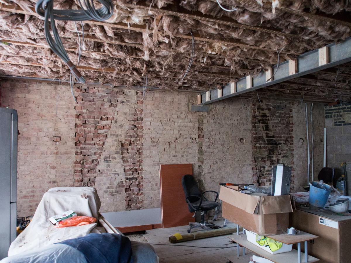 6 Essential Home Fixes Before&nbsp;Selling