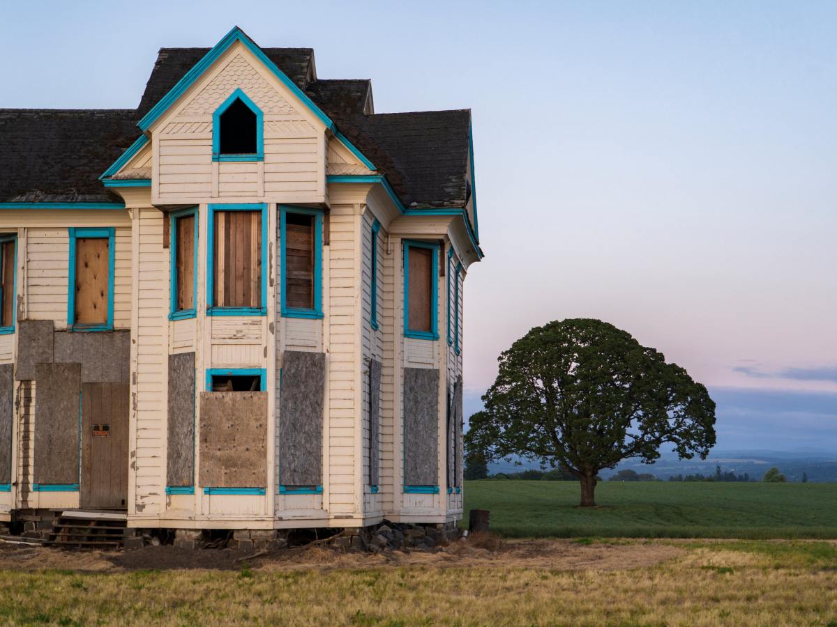 Buying an Older Home Watch Out for These 3 Key Flaws That Could Spell&nbsp;Trouble